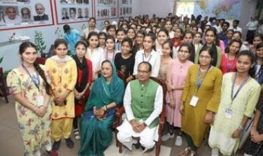 शिवराज सिंह चौहान का बड़ा ऐलान: शुरू करेंगे 'मामा कोचिंग':गरीब स्टूडेंट्स को प्रतियोगी परीक्षाओं की फ्री तैयारी कराएंगे,जन्मदिन पर ले रहे 5 संकल्प