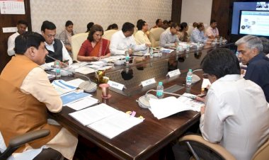 कलेक्टर्स पर गिरेगी गाज;सीएम मोहन यादव ने दिखाए कड़क तेवर, सुना दिया है अपना फरमान, परफॉर्म न करने पर छुट्टी तय!