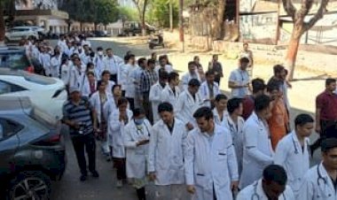 मेडिकल कॉलेजों में 8 हजार डॉक्टरों की हड़ताल: ओपीडी ठप, सामान्य ऑपरेशन भी बंद, मरीजों की बढ़ी परेशानी