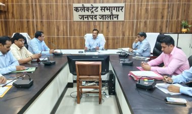 गर्मी से पहले प्रशासन अलर्ट: पेयजल और बिजली व्यवस्था दुरुस्त रखने के निर्देश,DM राजेश पाण्डेय बोले—शिकायत मिलते ही तुरंत कार्रवाई, ट्यूबवेल-वाटर कूलर हर हाल में चालू रहें