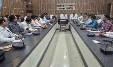 डीएम राजेश पाण्डेय का सख्त एक्शन, लापरवाह अफसरों पर होगी बड़ी कार्रवाई, गुणवत्ता और समयसीमा पर जीरो टॉलरेंस का अल्टीमेटम!