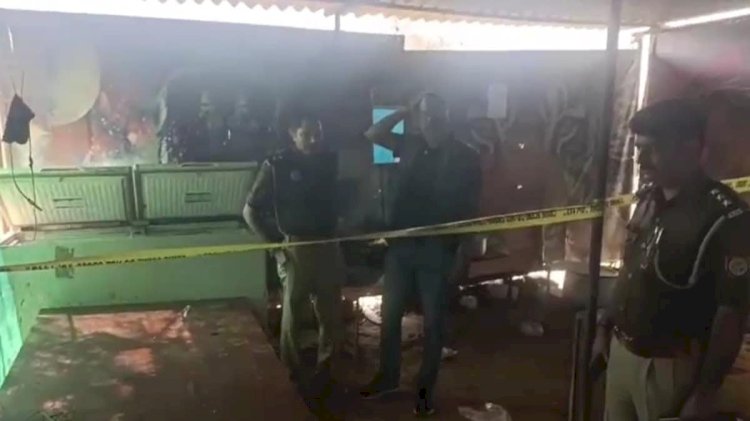 वेज बिरयानी शॉप के फ्रिजर में युवक का शव मिलने से हड़कंप, लाश की शिनाख्त की कोशिश कर रही पुलिस :4 दिन से बंद थी दुकान