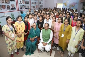 शिवराज सिंह चौहान का बड़ा ऐलान: शुरू करेंगे 'मामा कोचिंग':गरीब स्टूडेंट्स को प्रतियोगी परीक्षाओं की फ्री तैयारी कराएंगे,जन्मदिन पर ले रहे 5 संकल्प