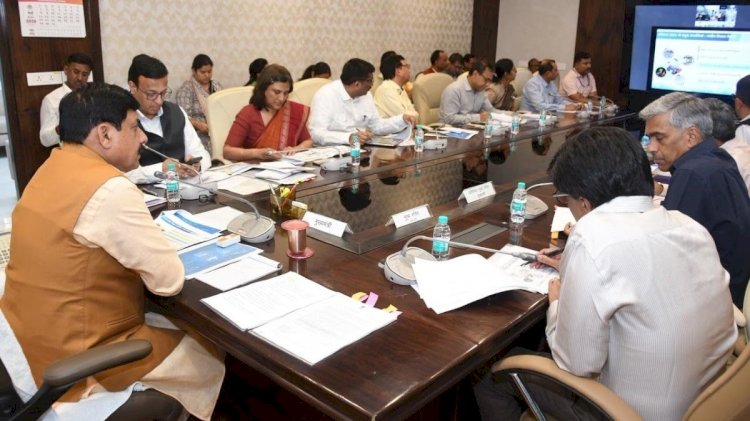 कलेक्टर्स पर गिरेगी गाज;सीएम मोहन यादव ने दिखाए कड़क तेवर, सुना दिया है अपना फरमान, परफॉर्म न करने पर छुट्टी तय!