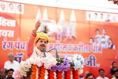 सीएम मोहन यादव का बड़ा ऐलान,अगले चुनाव में महिलाओं को 33 प्रतिशत आरक्षण',अशोकनगर में विकास कार्यों की सौगात:115.35 करोड़ के 50 कार्यों का लोकार्पण-भूमिपूजन किया