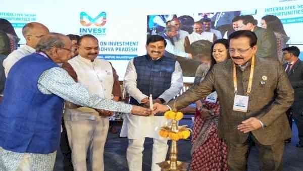 राजस्थान-MP जुड़वां भाई जैसे: जयपुर में मोहन यादव बोले—रोटी-बाटी और पानी का गहरा रिश्ता, निवेशकों को दिया ‘पधारो मध्य प्रदेश’ न्योता