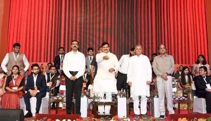 यूपीएससी में चयनित MP के 61 युवाओं का सम्मान: CM मोहन यादव बोले—आपका चयन स्थायी, हमें हर 5 साल में परीक्षा देनी पड़ती है