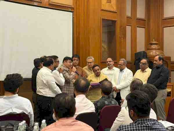 अहमदाबाद में ‘भारतीय व्यापार महोत्सव (BVM)’ को लेकर टेक्सटाइल उद्योग की महा-बैठक; 100+ दिग्गज मैन्युफैक्चरर्स ने दिखाई सक्रिय रुचि -चम्पालाल बोथरा