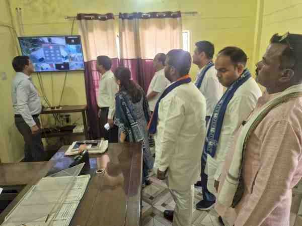 ईवीएम-वीवीपैट वेयरहाउस का त्रैमासिक निरीक्षण, जिला निर्वाचन अधिकारी ने राजनैतिक दलों के प्रतिनिधियों की मौजूदगी में परखी सुरक्षा व्यवस्था सीसीटीवी सिस्टम का किया गया अवलोकन