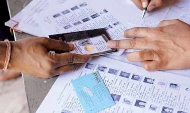 पंचायत सचिव पर गिरी गाज -CEO की कार्रवाई पर निलंबन,छतरपुर में 3 इंसानों को सरकारी सिस्टम ने कागजों में मार डाला, हकीकत में आज भी हैं जिंदा