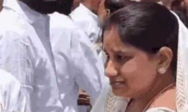 नपा अध्यक्ष रेणु सुजीत गर्ग फूट-फूटकर रोने लगीं, श्योपुर में राजनीतिक कार्यक्रम के दौरान हंगामा: कथित धक्का-मुक्की, भावुक होकर रो पड़ीं; कार्यक्रम में तनावपूर्ण माहौल