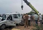 अयोध्या से लौट रहे 10 भक्तों की टवेरा कालपी में ट्रक में घुसी,  8 की मौत, 2 गंभीर घायल-सीट बेल्ट न लगाने की वजह से एयरबैग नहीं खुले