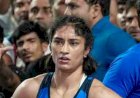 पूरे सिस्टम से लड़कर पहुंचीं ट्रायल्स तक, सेमीफाइनल में हारकर टूटा विनेश फोगाट का सपना'—हार के बाद भावुक हुईं  फोगाट