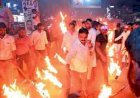 सागर में युवा कांग्रेस का महा-संग्राम: मशालों के साथ सड़कों पर उतरे कार्यकर्ता, धर्मेंद्र प्रधान के इस्तीफे की मांग; यश घनघोरिया बोले- युवाओं के भविष्य से खिलवाड़ बर्दाश्त नहीं