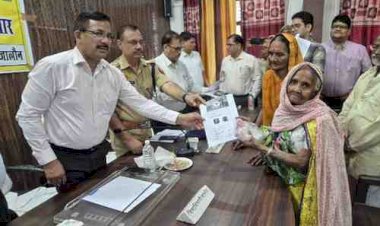जालौन में सम्पूर्ण समाधान दिवस का भव्य आयोजन, जिलाधिकारी ने दिए त्वरित निस्तारण के निर्देश