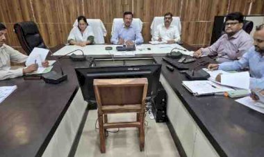 जल जीवन मिशन में ढिलाई पर डीएम सख्त, रोड रेस्टोरेशन व जलापूर्ति हर हाल में सुनिश्चित करने के निर्देश