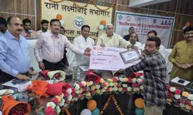 शिक्षामित्रों को सम्मान का बड़ा तोहफा, सरकार का ऐतिहासिक निर्णय,10,000 से 18,000 मानदेय, 1.43 लाख शिक्षामित्रों के जीवन में नई मजबूती—कैशलेस चिकित्सा सुविधा भी