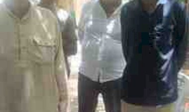 लेखपाल की दबंगई किसानों की बर्बाद फसल को जांचने में आनाकानी,ग्रामीणों ने की डीएम से शिकायत