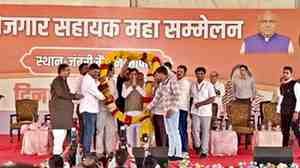 सीएम मोहन यादव की बड़ी सौगात: ग्राम रोजगार सहायकों की सेवानिवृत्ति आयु 62 वर्ष, नए अवकाशों का ऐलान; निर्दोष साबित होने पर दोबारा नौकरी मिलेगी