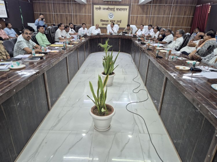 व्यापारियों-उद्यमियों की समस्याओं पर समयबद्ध समाधान और बेहतर सुविधाएं हों प्राथमिकता - जिलाधिकारी