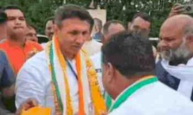 कांग्रेस MLA महेश और शहर अध्यक्ष भाटी का डांस वायरल :उज्जैन कांग्रेस शिविर में जीतू पटवारी बोले- दुपट्टा पहले रखो, बीजेपी षड्यंत्र करती है