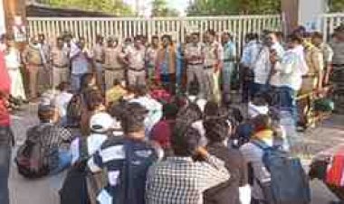 सर्वर फेल, भर्ती परीक्षा फेल! MPESB की 4 बड़ी परीक्षाएं रद्द, 3 घंटे इंतजार के बाद फूटा अभ्यर्थियों का गुस्सा