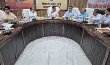स्वास्थ्य सेवाओं में लापरवाही बर्दाश्त नहीं, प्रत्येक स्वास्थ्य केंद्र पर दिखना चाहिए सुधार का प्रभाव - जिलाधिकारी