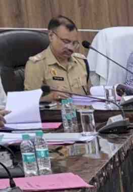 9 लाख रुपये के लेनदेन ने रिश्तों में घोला जहर, फूफा पर भतीजे को कार में डालकर अगवा करने का आरोप; पत्नी की शिकायत पर तीन के खिलाफ मुकदमा, तलाश में जुटीं पुलिस की तीन टीमें